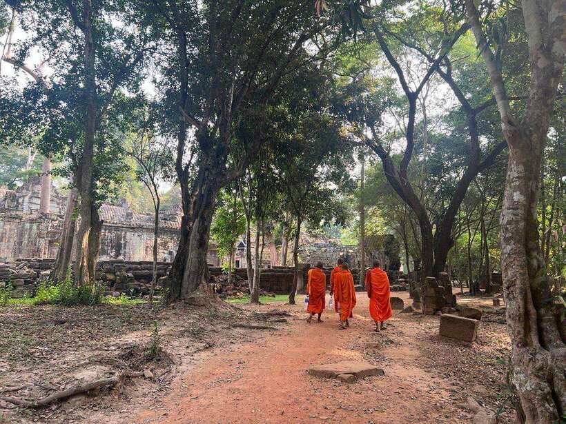 1-Day Angkor Wat Private Tour with Spanish Tour Guide. - 8:30 AM at Angkor Wat