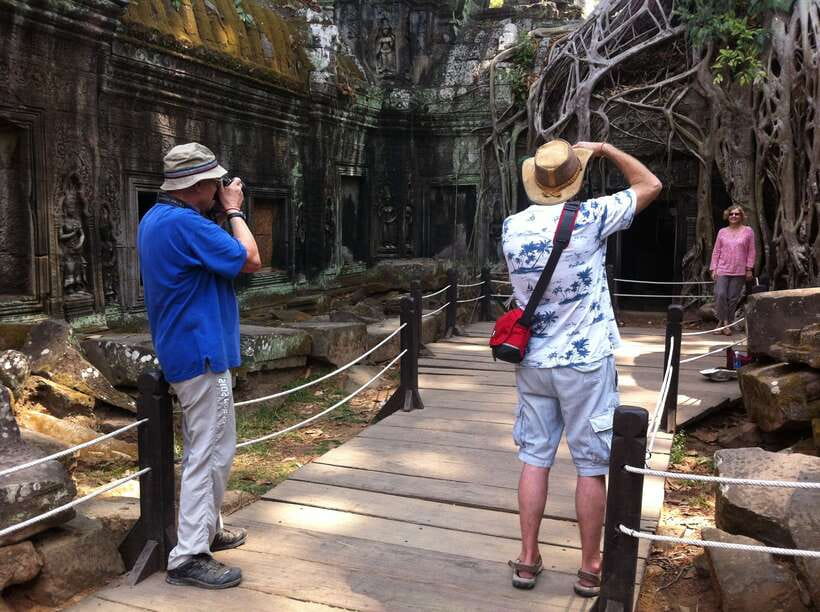 1-Day private Angkor Temple Tour from Siem Reap - Bayon’s stone faces and everyday scenes
