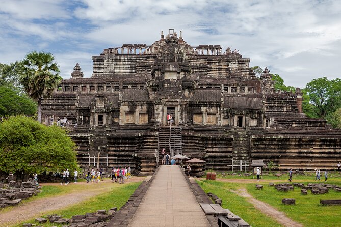 1-Day private Angkor Temple Tour with Sun Rise by Tuk Tuk from Siem Reap - The Elephants and Leper King terraces