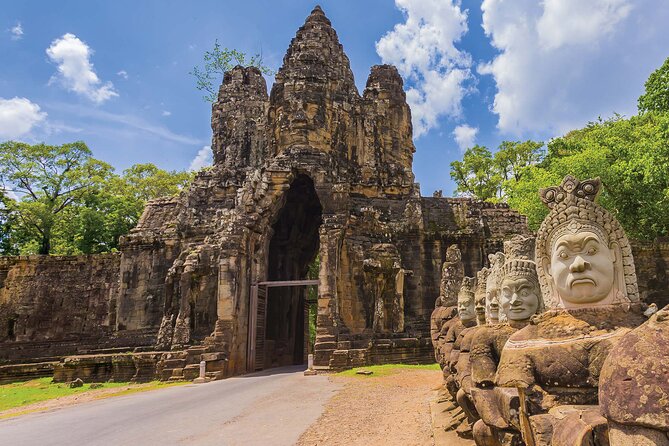13 Days Private Tour to Cambodia, Angkor Wat and Vietnam - Hanoi combines old learning with street-level life