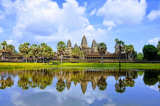 1day private tour to all majestic Temples in Angkor and Sunset - Angkor Thom begins at the Victory Gate