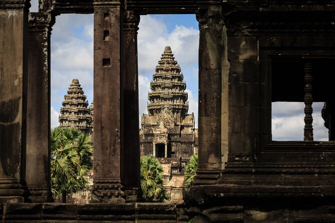 2-Day : Angkor Sunrise, Kompong Phluk Sunset & Banteay Srei Tour - Six hours at Kompong Phluk and Tonle Sap