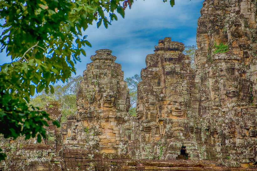 2-Day Angkor Wat, Banteay Srei & Floating Village K-Pluk - Banteay Srei and the pink sandstone carvings