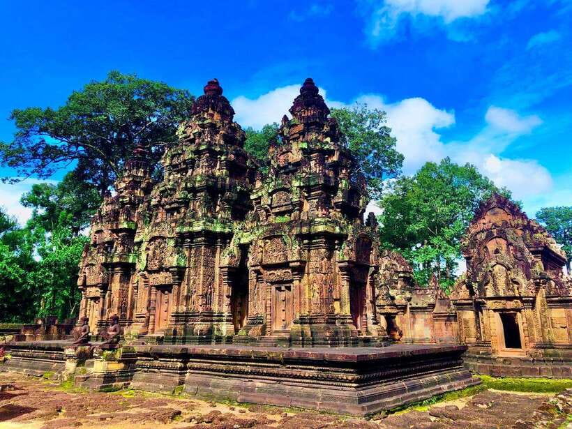 2 Day Angkor Wat Private Tour - Banteay Srey earns its name and its color