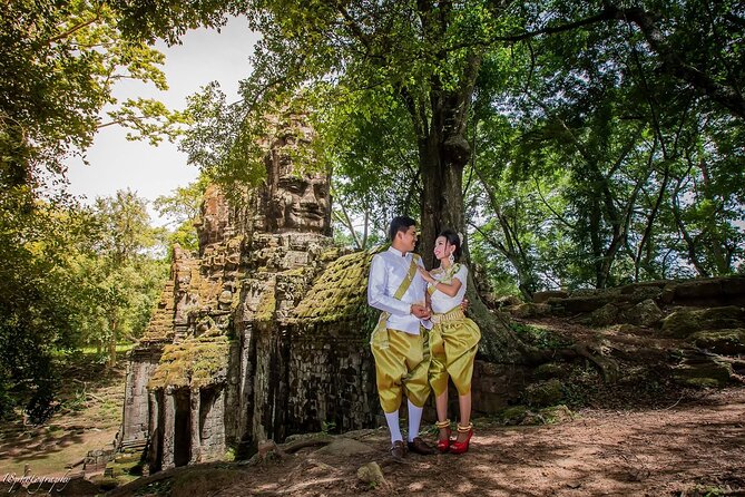 2-Day Angkor Wat With Small, Big Circuit and Banteay Srei Tour - Sunset at Phnom Bakheng requires patience