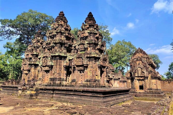 2 Day Cambodia Private Guided Tour in Angkor Temples - Day two: the Grand Circle and Banteay Srei