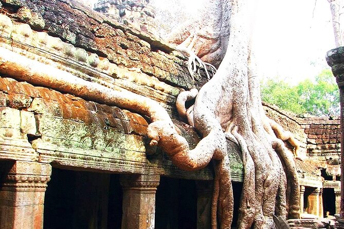 2-Day Private Tour in Angkor Wat Grand Circuit - Day one: Angkor Thom and the faces of Bayon