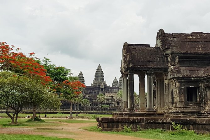 2 Day private tour: Small tour, Big tour, sunrise and sunset,floating village. - Day Two: Sunrise at Angkor Wat and Preah Khan