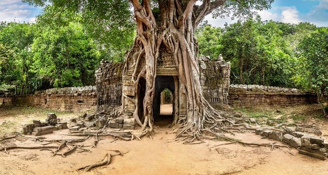 2 Days Siem Reap Angkor Wat Tour-Small Group - Angkor Wat at sunrise