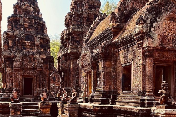 2-Days Tour (The Best Historical of Khmer Empire) - Quieter Angkor Thom stops keep the morning balanced