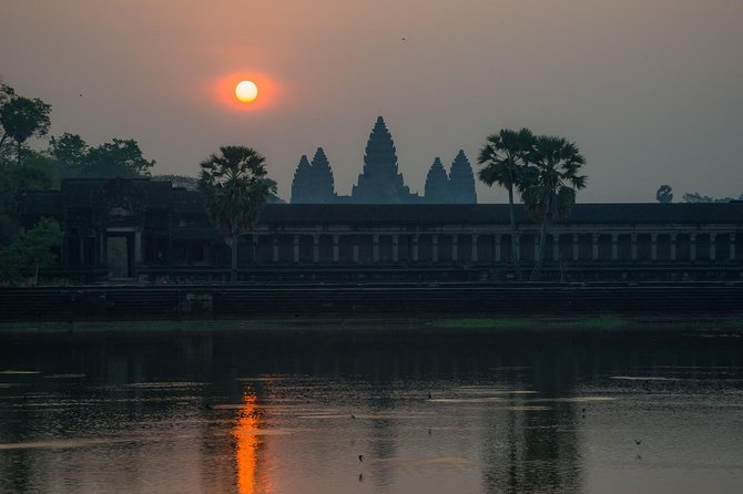 3-Day Angkor Wat & All Interesting Major Temples & Kulen Mount Waterfall - Sunrise, Jayavarman VII, and the eastern temples