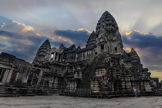 3-Day Angkor Wat & All Interesting Major Temples & Kulen Mount Waterfall - Phnom Bakheng sunset and the limits of a long day
