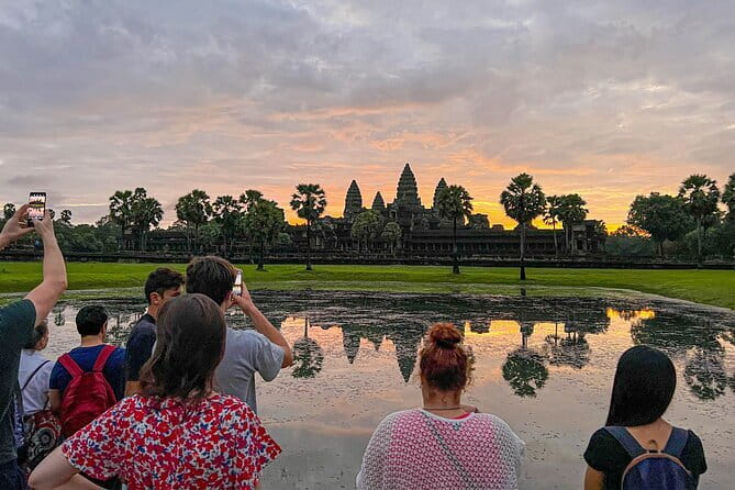 3 Day Angkor Wat Kulen Mountain Beng Mealea and Floating village - Day 1: Angkor Wat sunrise before the heat