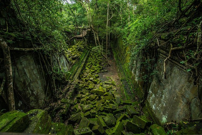 3-Day Angkor Wat with All Interesting Major Temples, Banteay Srei & Beng Mealea - Guides, transport, and the human side of the tour