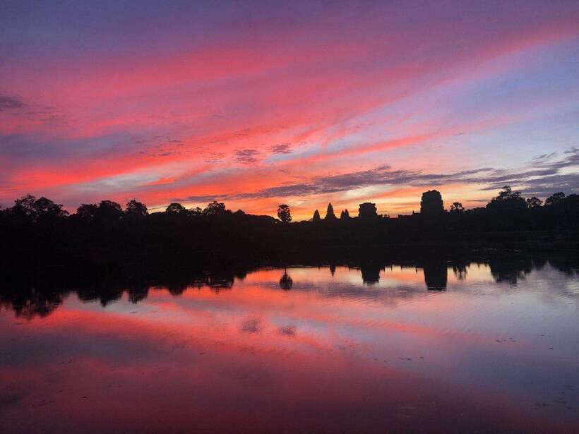 3-Day Exploring Angkor Wat & Siem Reap Highlights Tour. - Day Two: Pink Sandstone, Sacred Water, and Beng Mealea