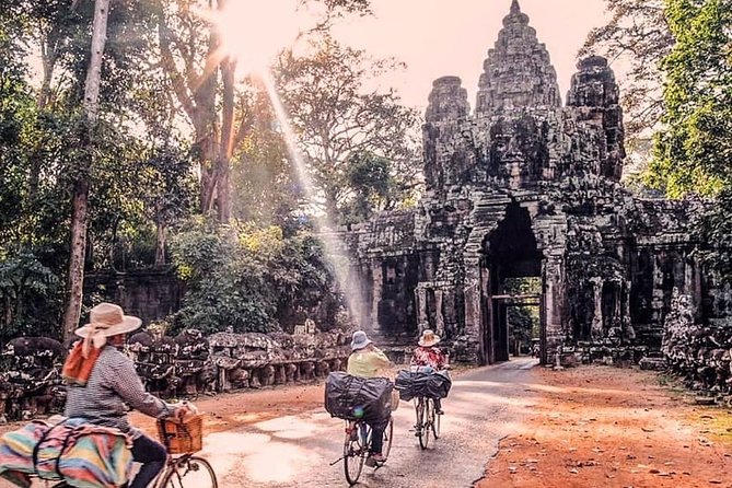3-Day Tour(Unforgettable Angkor Temple Complex, Banteay Srei& Floating Village) - Kampong Phluk and life on Tonle Sap