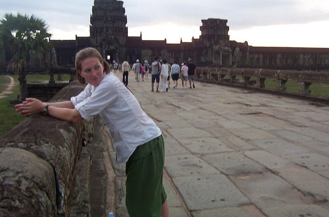 4-Day Cambodia Highlights Tour from Phnom Penh with Angkor Wat - Day 3: Kampong Phluk and the changing waters of Tonle Sap