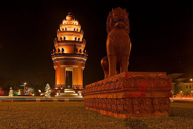 4-Day Cambodia Highlights Tour from Phnom Penh with Angkor Wat - Day 1: Phnom Penh from the Royal Palace to Tuol Sleng