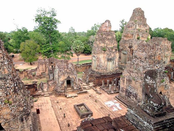 5-Day 'All The Sights' Tour - Day 1: Bayon faces, Ta Prohm roots, and Angkor Wat