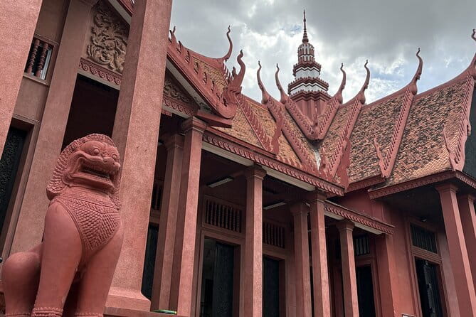 5 Days Cambodia Group Tour to Siem Reap & Phnom Penh - Apsara dancing and a buffet dinner