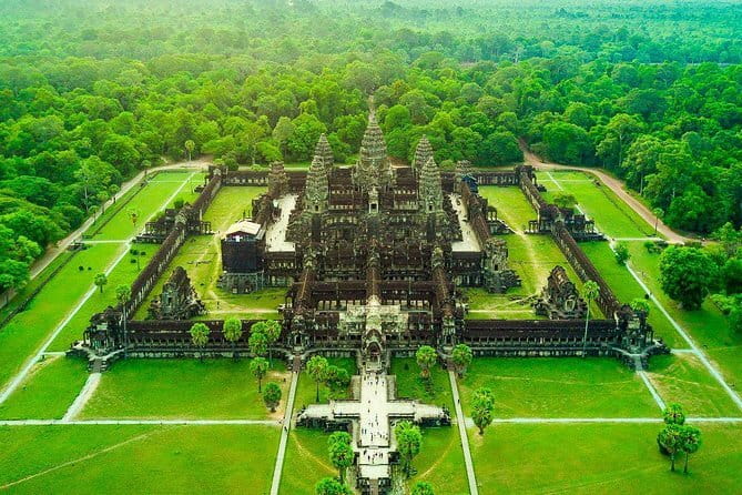 7 Days Private Tour Siem Reap (Angkor), Hanoi & Halong Bay Overnight Cruise - Hanoi’s monuments and its everyday streets