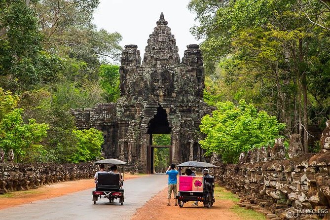 7-must See Temples in Angkor Park (Private Guided Tour) - Breakfast beside Srah Srang