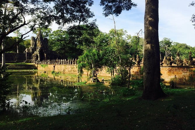 A Day Angkor Park Tours - Private English Speaking Tour Guide - Why a private Angkor day makes sense