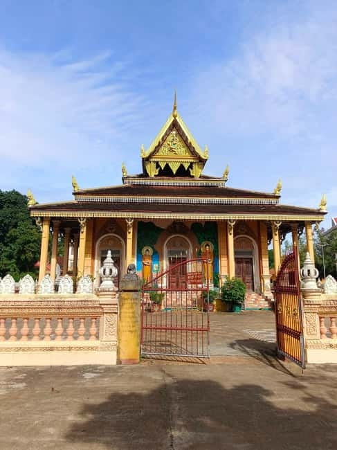 A day tour through Battambang/Local area and landmarks - Villages, fishing, rice fields, and lotus farms