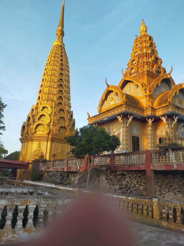 A Day TukTuk Bambootrain, Banan, Killing & Bat Caves, Sunset - Five details that shape the day