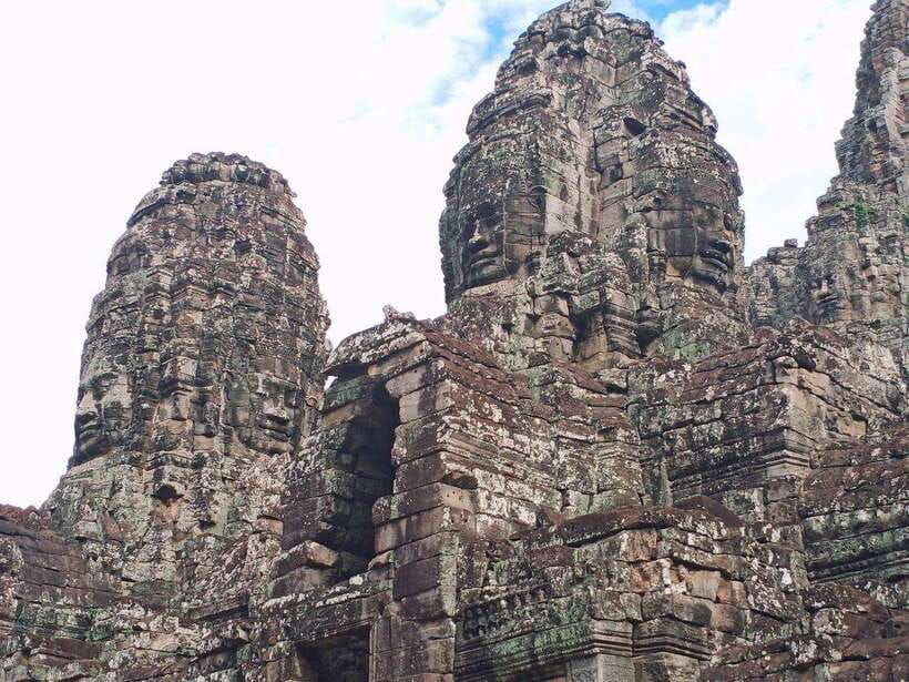 A Small Sharing Tour to Angkor Temples - Lunch and a pause beside Srah Srang