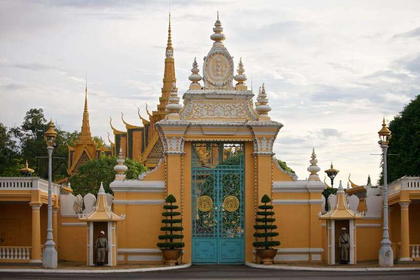 Amazing Cambodia 5 Days Private Tour Phnom Penh & Siem Reap - Phnom Penh’s royal center and Khmer art