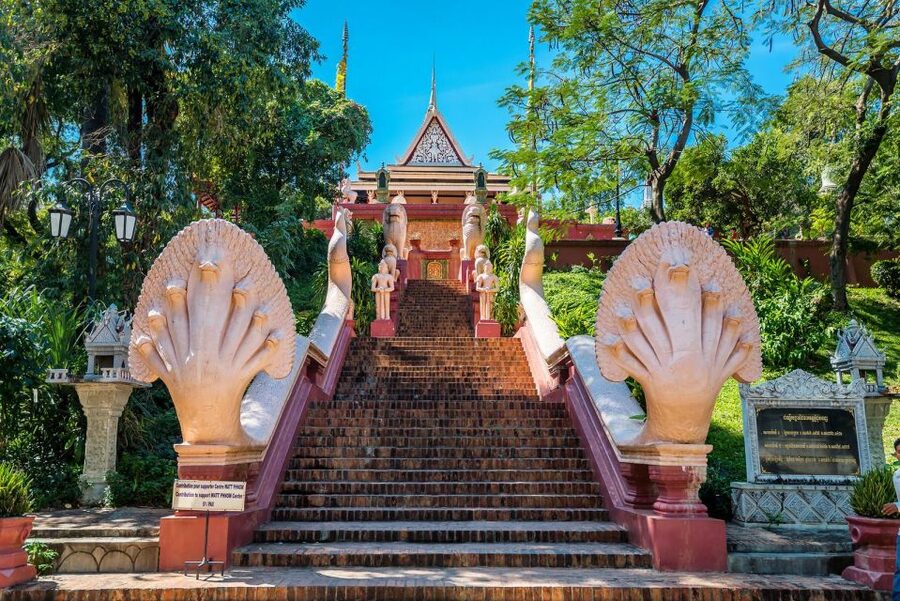Amazing Cambodia 5 Days Private Tour Phnom Penh & Siem Reap - Hotels, guides, drivers, and meals
