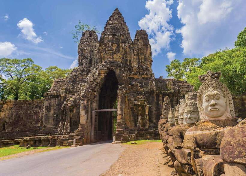 Amazing Cambodia 5 Days Private Tour Phnom Penh & Siem Reap - Arrival in Phnom Penh and a comfortable first night