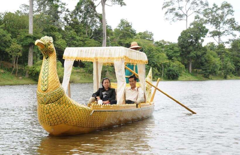 Angkor Bike tour & Gondola Sunset Boat w/ Drinks & Snack - Rice fields and old family parcels