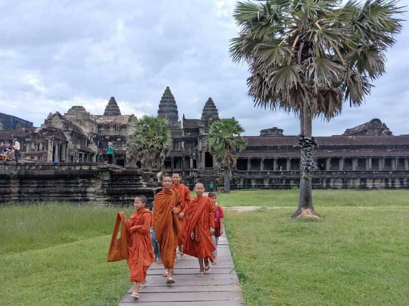 Angkor Cycling Tour - Ta Prohm and the famous tree roots