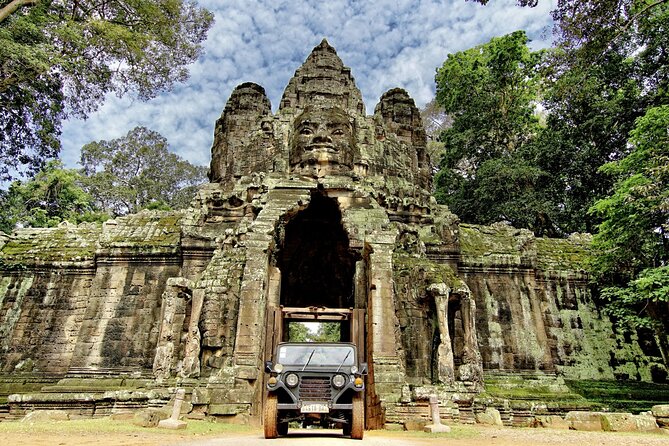 Angkor Explorer by Cambodiajeep - Bayon and its many stone faces