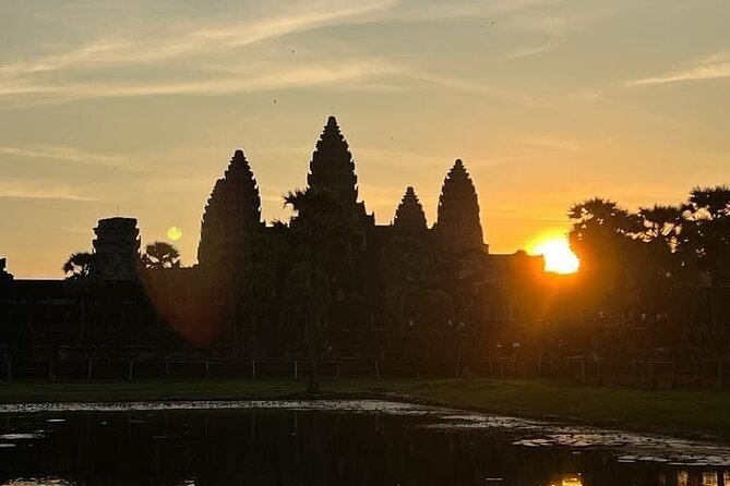 Angkor Full Day Tour All The Main Temples - Srah Srang and the one-hour lunch break
