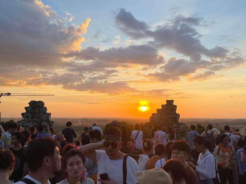 Angkor Highlights and Sunset Tour - Lunch and the practical rhythm of the day
