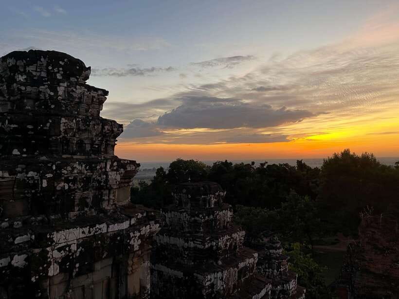 Angkor Highlights and Sunset Tour - Angkor Wat in a two-hour opening visit