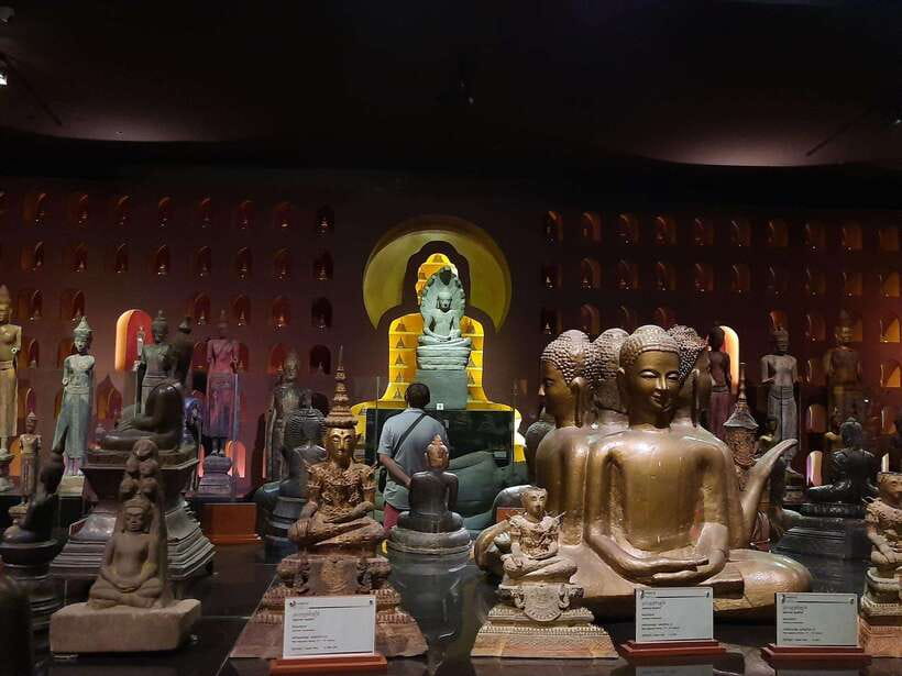Angkor National Museum Ticket with pick up and drop off - The gallery of 1,000 Buddha statues