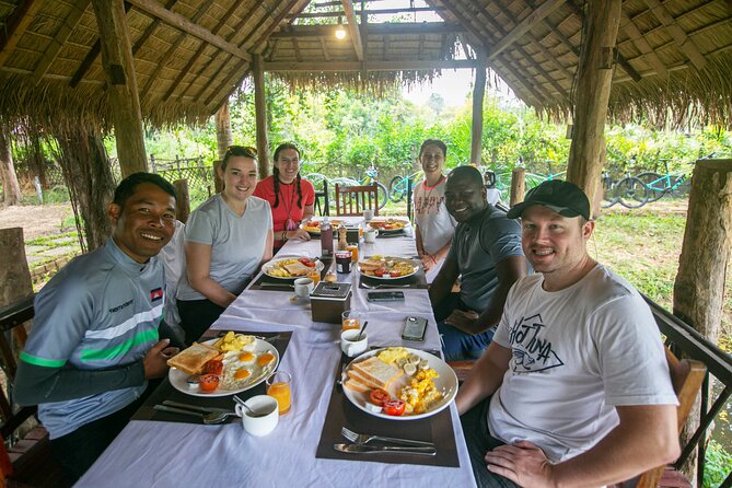 Angkor Sunrise Bike Tour / E-Bike or Tuk Tuk - Lunch Beside Srah Srang