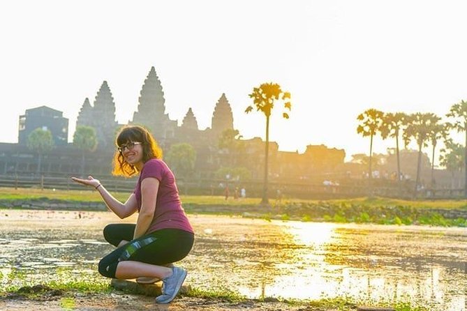 Angkor Sunrise Bike Tour with Breakfast & Lunch - Angkor Thom and the Bayon temple