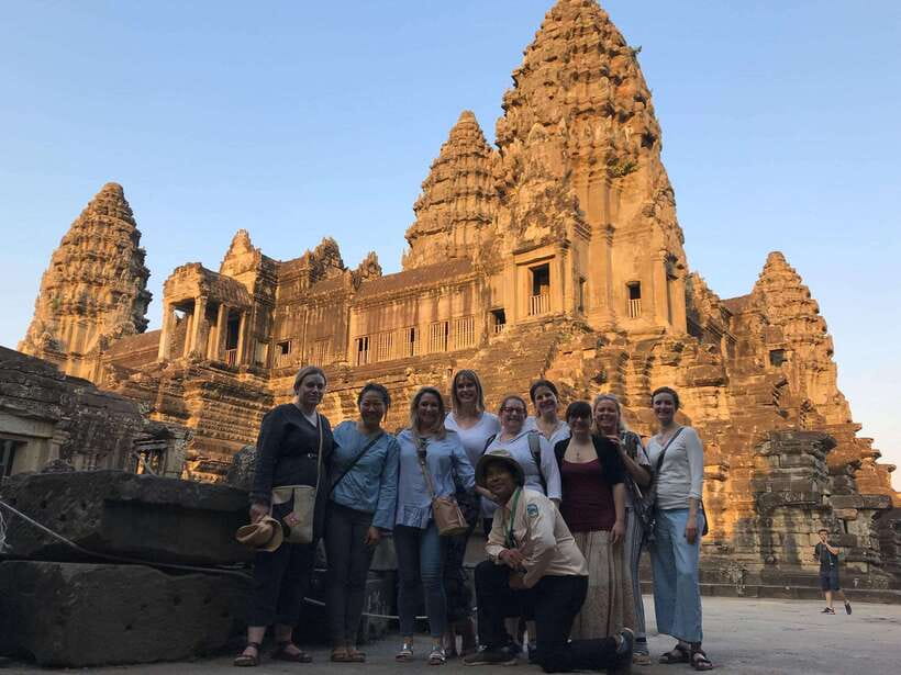 Angkor Temples Highlights Tour: 2 Days with Sunrise - 4:00 AM at Angkor Wat