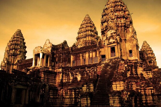 Angkor Thom Ta Prohm and Sunset in Angkor Wat Golden Hour Tour - Angkor Thom begins with a ceremonial South Gate