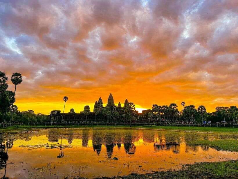 Angkor Wat 1 Day with Sunrise Combined tour with (Tuk Tuk) - Lunch near the temples