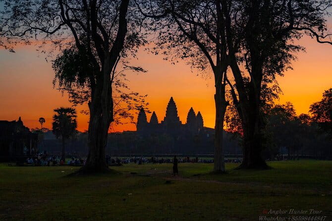 Angkor Wat 2 Days and a Half Temples & Tonle Sap-Small Group Tour - Day one: Pre Rup and the outer temples