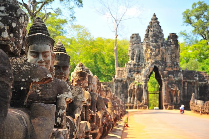 Angkor wat and Small group temples Full day tours - Angkor Thom, the ancient capital in a two-hour visit