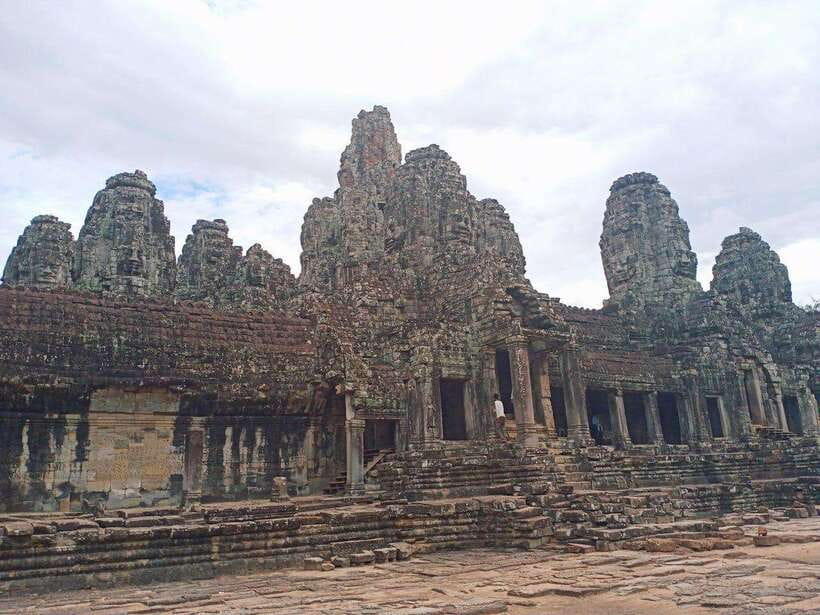 Angkor Wat, Angkor Thom, and Ta Prohm Day Trip with Sunset - Lunch at Srah Srang is a useful pause
