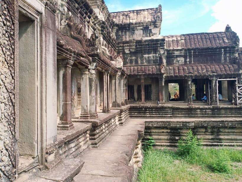 Angkor Wat, Angkor Thom, and Ta Prohm Day Trip with Sunset - Angkor Thom begins with royal power