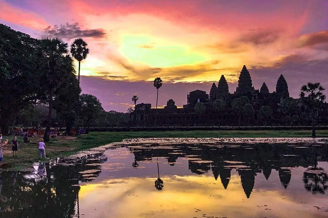 Angkor Wat & Banteay Srei 1-Day Tour - 5:00 am at Angkor Wat